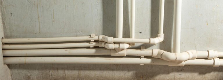 cambio de bajantes de uralita a PVC en Huesca